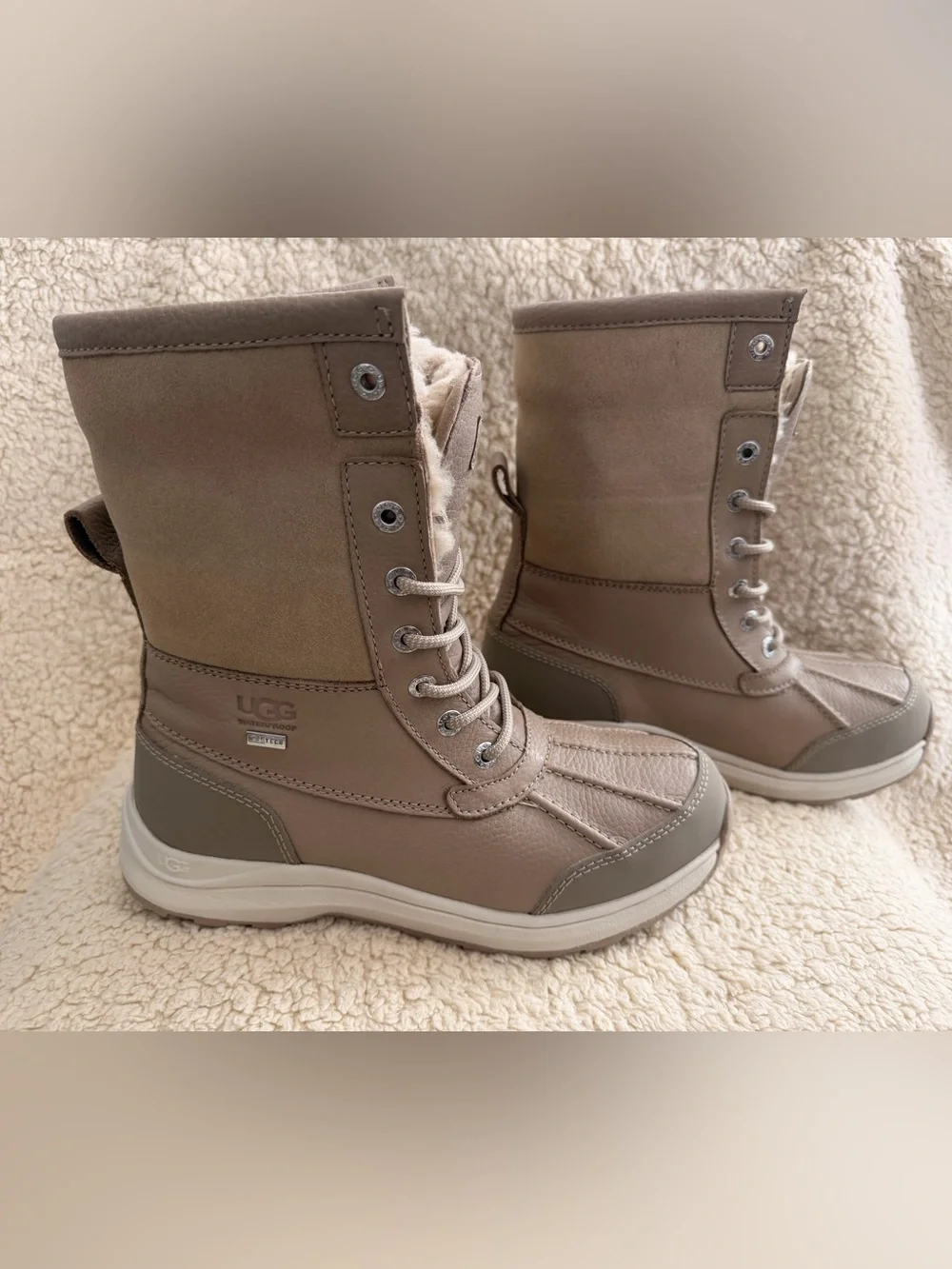 UGG Adirondack III Mustard Seed